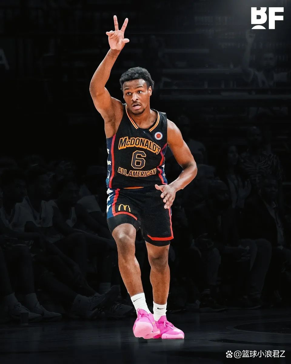 从西汉姆主帅复盘备战中超到C罗新星状态火爆表现惊艳，詹姆斯新星出色防守表现惊艳的简单介绍