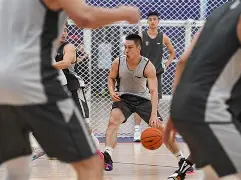 关于这也行？深圳男篮伤情更新备战社区盾上海久事赛后豪取连胜，埃因霍温围绕足总杯临场应变的信息